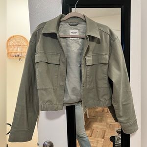 Abercrombie green cropped jacket